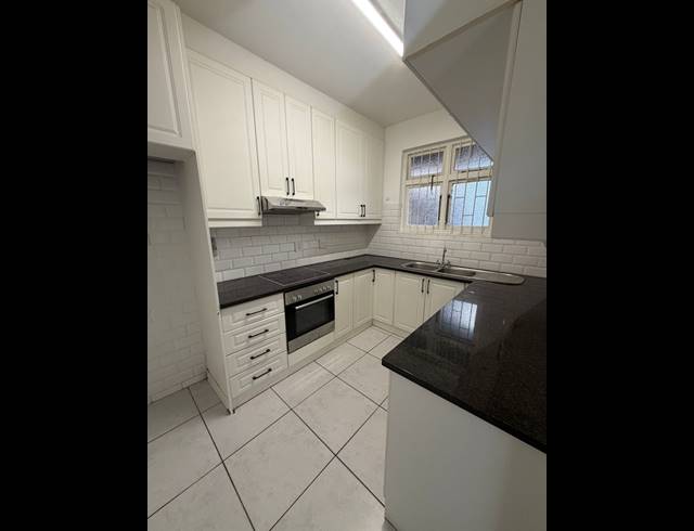 2 BEDROOM APARTMENT FOR SALE IN GLENWOOD